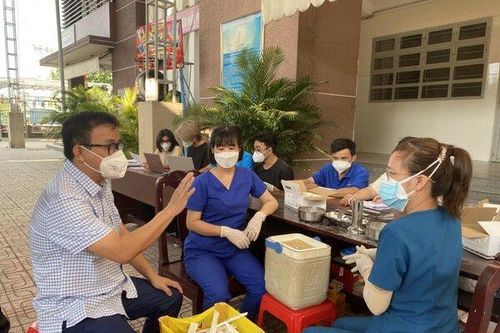 Bình Dương: Đẩy mạnh triển khai tiêm mũi 3 vaccine ngừa COVID-19