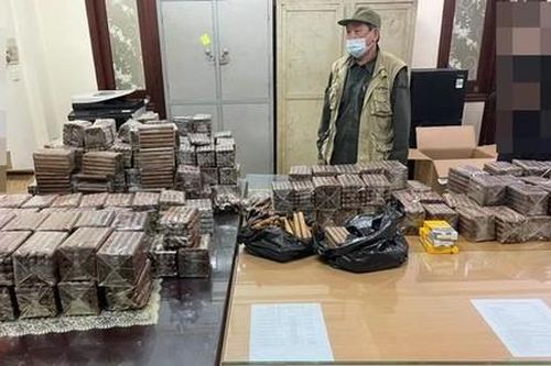 Phát hiện gần 130 kg thuốc lá cigar nhập lậu