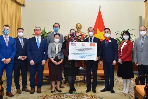Việt Nam ủng hộ Hoa Kỳ khắc phục hậu quả thiên tai