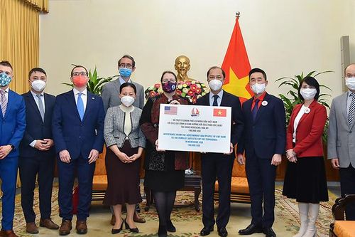 Việt Nam ủng hộ Hoa Kỳ khắc phục hậu quả thiên tai
