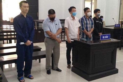 Nhóm đối tượng 'hô biến' người Trung Quốc thành người Việt Nam lĩnh án
