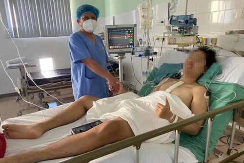 Vận chuyển quả tim vượt hàng trăm cây số từ Hà Nội về Huế cứu bệnh nhân