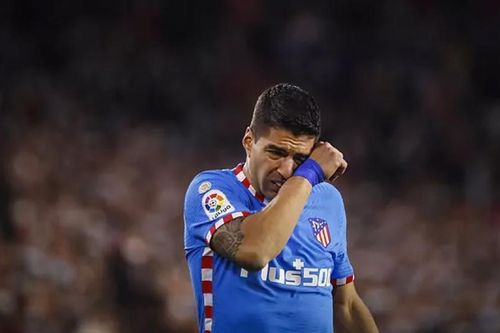 Vì sao thành cầu thủ tự do, Suarez không thể cập bến nhiều 'ông lớn'?