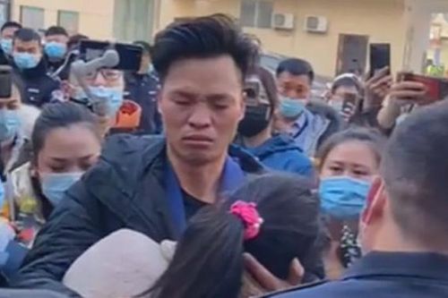 Trung Quốc: Con trai đoàn tụ với mẹ ruột sau hơn 3 thập kỷ ly biệt do bị bắt cóc