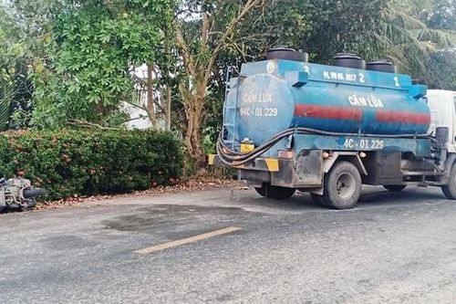 Va chạm với xe bồn chở nhiên liệu, 2 người tử vong