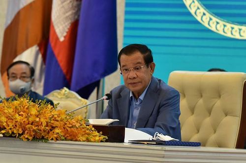 Phe đối lập nghi ngờ bằng cấp của con trai, ông Hun Sen yêu cầu Mỹ vào cuộc