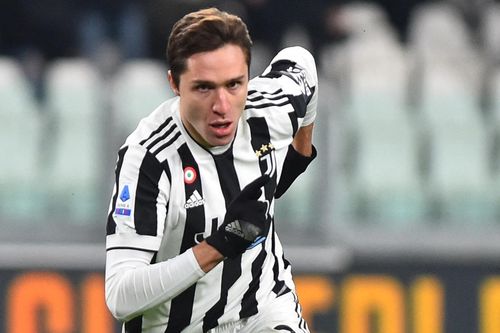 Juventus thất thế trong cuộc đua vào top 4