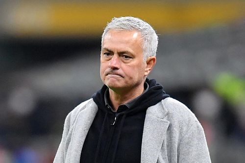 Roma nhận 2 thẻ đỏ trong trận thua Milan