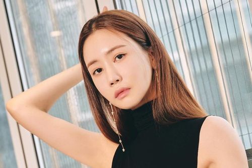 Lee Da Hae bị chê hết thời