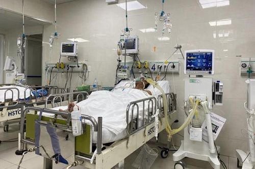 Hai người tử vong sau khi uống rượu ở Long An