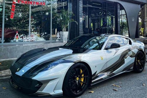 Ferrari 812 Superfast màu camo 'độc' về tay 9X Hà thành