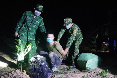 BĐBP Quảng Trị thu giữ gần 3 tạ pháo hoa