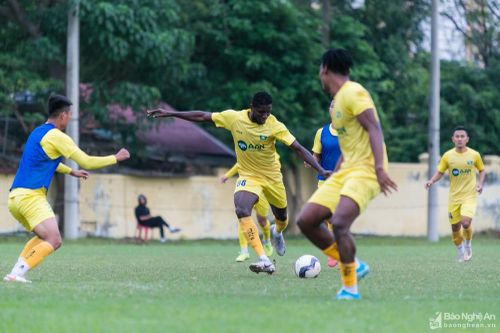 V.League 2022: SLNA sẽ có trận mở màn gặp B. Bình Dương