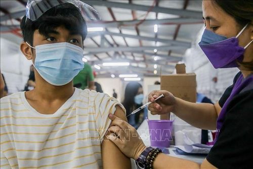 COVID-19 tại ASEAN hết 6/1: Ca mắc mới ở Philippines tăng vọt; Thái Lan nâng cấp độ cảnh báo dịch