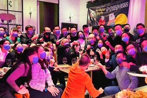 Hơn 20 nghị sĩ, quan chức Hong Kong đi cách ly sau khi dự 'tiệc lây nhiễm'