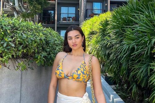 Mặc kệ chê bai, Miss Universe Thái Lan vẫn diện đồ bơi khoe hình thể đẫy đà truyền cảm hứng