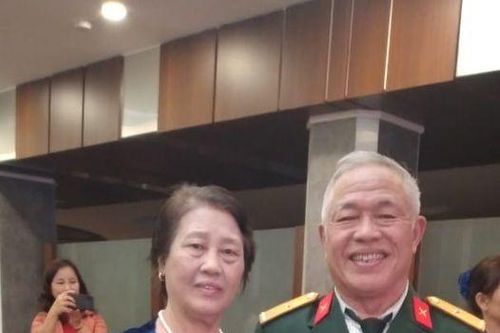 Chuyện tình cùng lớp