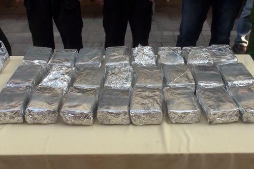 Gần 400 chiến sỹ vây bắt 'trùm' ma túy xuyên quốc gia, thu 99 bánh heroin