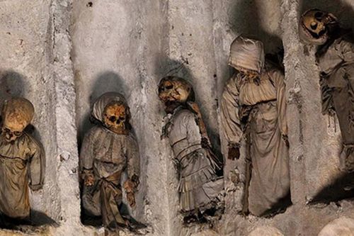 Bí ẩn hàng nghìn xác ướp trẻ em trong hầm mộ Capuchin: Chuyên gia đau đầu!