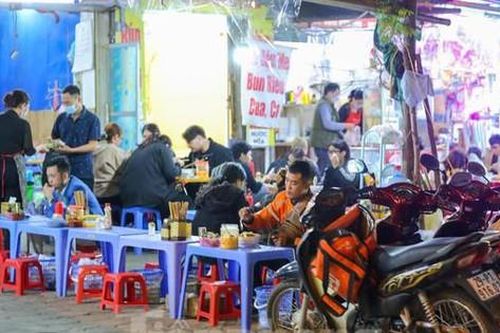 Hà Nội: Quận Hoàn Kiếm mở lại dịch vụ ăn uống tại chỗ ở 5 phường
