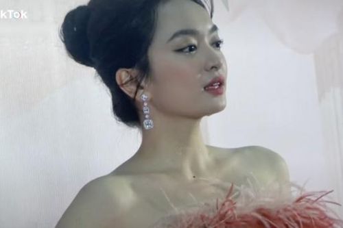 Nhan sắc bất chấp 'cam thường' của Kaity Nguyễn