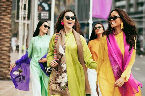 Dàn hoa hậu, á hậu Việt Nam tung bay áo dài của NTK Vũ Việt Hà