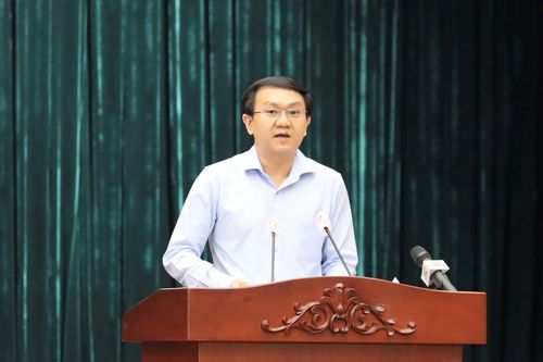 Đề xuất hỗ trợ điện thoại thông minh cho người nghèo ở TP.HCM