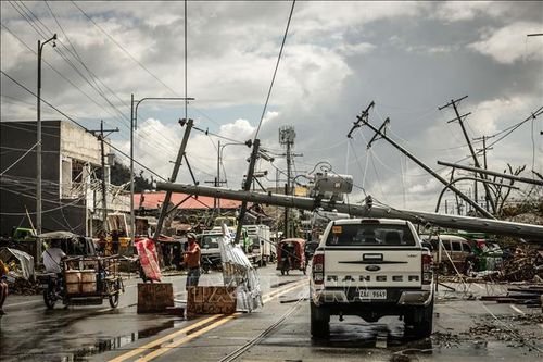 Philippines đối mặt với khủng hoảng y tế sau cơn bão Rai