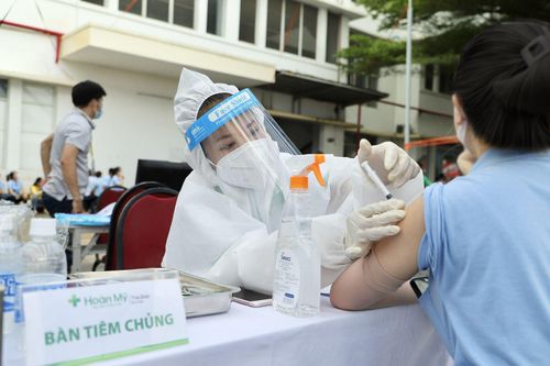Tổng hợp COVID-19 ngày 8/1: Hà Nội vẫn đứng đầu ca nhiễm; TP Hồ Chí Minh trở thành 'vùng xanh'