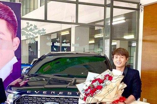 Bóc giá xế hộp 'mở bát' đầu năm của Hòa Hiệp 'Mùi ngò gai'