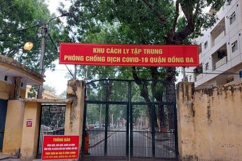 Những người thầm lặng bên trong khu điều trị COVID-19 của quận 'nóng' nhất Hà Nội