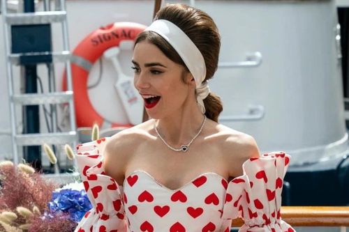 12 khoảnh khắc thời trang đẹp nhất ở 'Emily in Paris 2'
