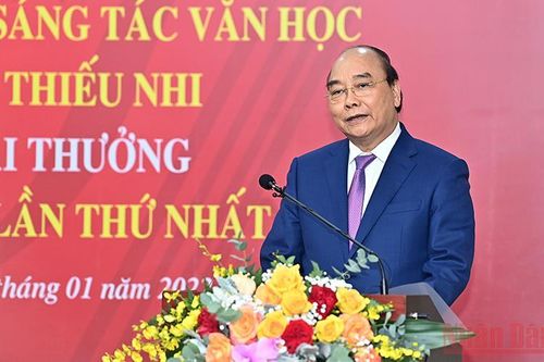 Văn học phải đi trước một bước, biến tinh hoa văn hóa dân tộc thành sức mạnh nội sinh cho sự phát triển đất nước