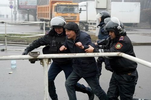 Đường phố Kazakhstan hỗn loạn, 4000 phần tử quá khích bị bắt giữ