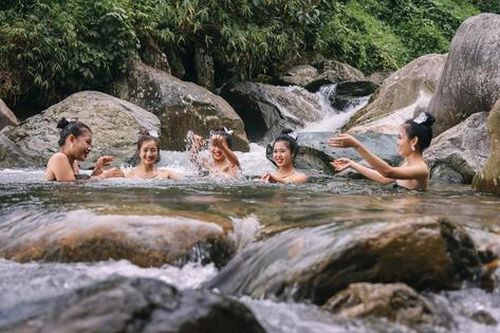 Lễ hội 'Lúng ta', tục tắm tiên độc đáo ở miền sơn cước