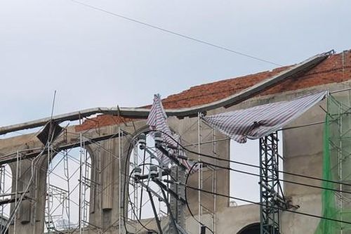 Sập giàn giáo thi công nhà hàng ở thành phố Thủ Đức, 2 người tử vong