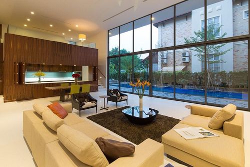Biệt thự hiện đại ở 'khu nhà giàu' TP.HCM xóa nhòa khoảng cách trong và ngoài