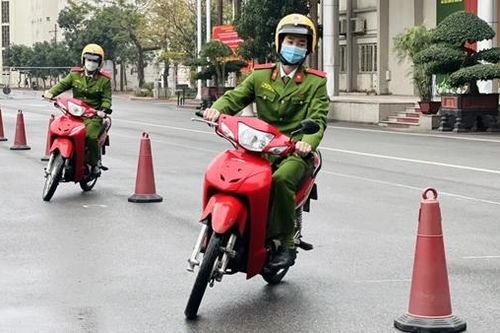 Nâng cao văn hóa giao thông và kỹ năng lái xe mô tô cho học viên CSND