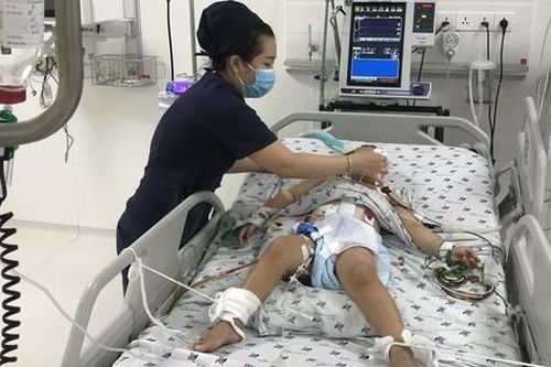 Hơn 1,5 tháng nỗ lực cứu bé 4 tuổi bị đa chấn thương nguy kịch