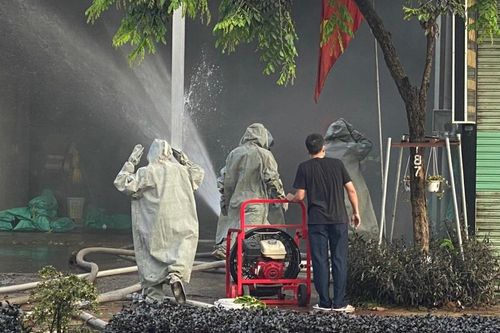 Cơ sở sản xuất nước đá rò rỉ khí amoniac, hàng trăm người phải sơ tán