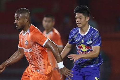 Kiatisak khen ngợi hết lời tài năng trẻ 17 tuổi của HAGL