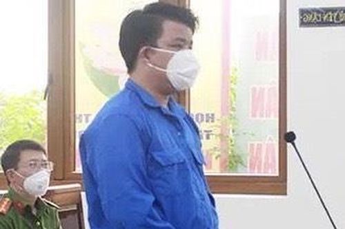 Phạm tội cướp tài sản khi đi đòi nợ giám đốc bệnh viện