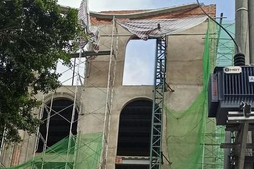 Sức khỏe 2 nạn nhân sống sót vụ sập giàn giáo nhà hàng ở TPHCM ra sao?