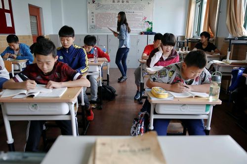 Trung Quốc cấm dạy thêm, 60.000 người đột ngột mất việc làm