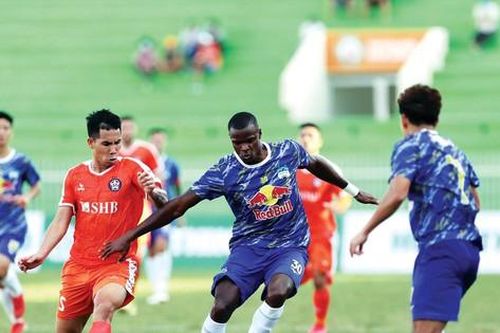HAGL mạnh khi Kiatisuk dám 'bật' bầu Đức