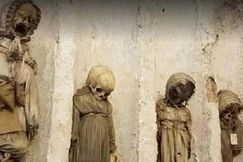 Giải mã bí mật hầm mộ Capuchin nổi tiếng chứa 163 xác ướp trẻ em