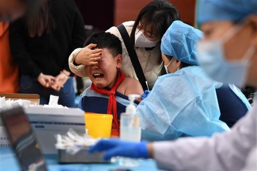 Trung Quốc gấp rút phát triển vaccine mRNA phòng COVID-19