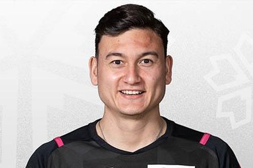 Cerezo Osaka gia hạn hợp đồng với thủ môn Văn Lâm