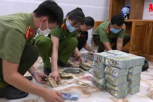 Công an An Giang bắt quả tang vụ mua bán vàng nhập lậu, tạm giữ lượng vàng 'khủng' và hàng chục tỷ đồng