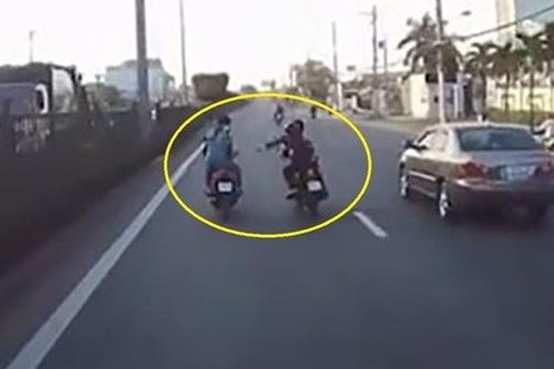 Truy xét nhóm thanh niên rượt đuổi chém nhau trên Quốc lộ 22